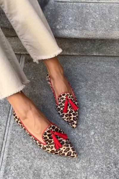 Daphne | Pointed Loafers Featuring Red Tassels